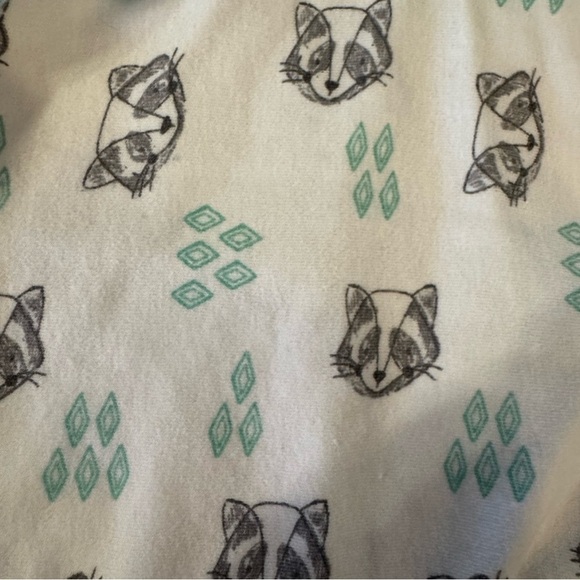 SwaddleMe  - 2 Pack Cozy White  and Green Baby Swaddles. - Picture 4 of 5